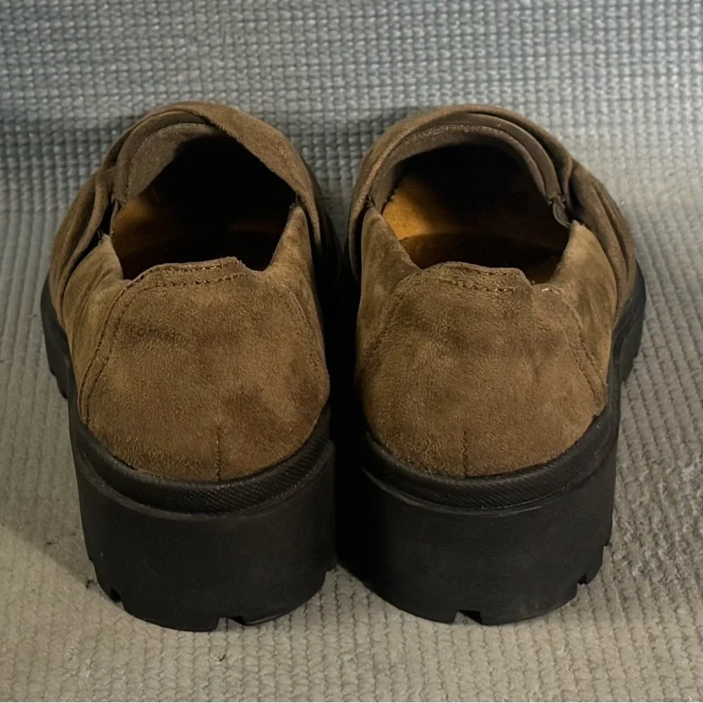 Clarks Women’s Calla Style Lug Sole‎ Slip On Shoes Size 7